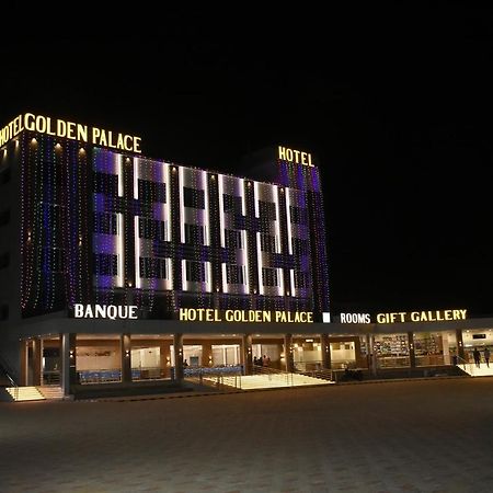 Hotel Golden Palace & Rooms Halol Bagian luar foto