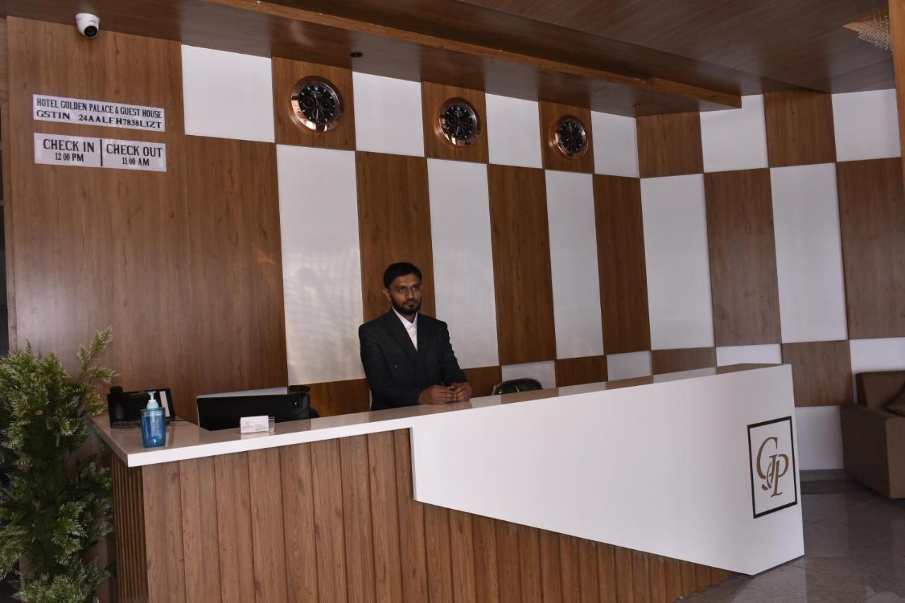 Hotel Golden Palace & Rooms Halol Bagian luar foto